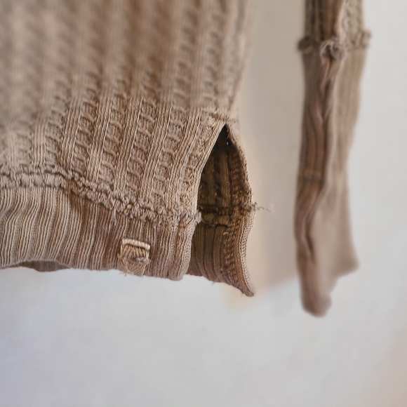 We The Free by Free People Women's New Magic Thermal Top in Golden Olive Sz S, M - Picture 7 of 9